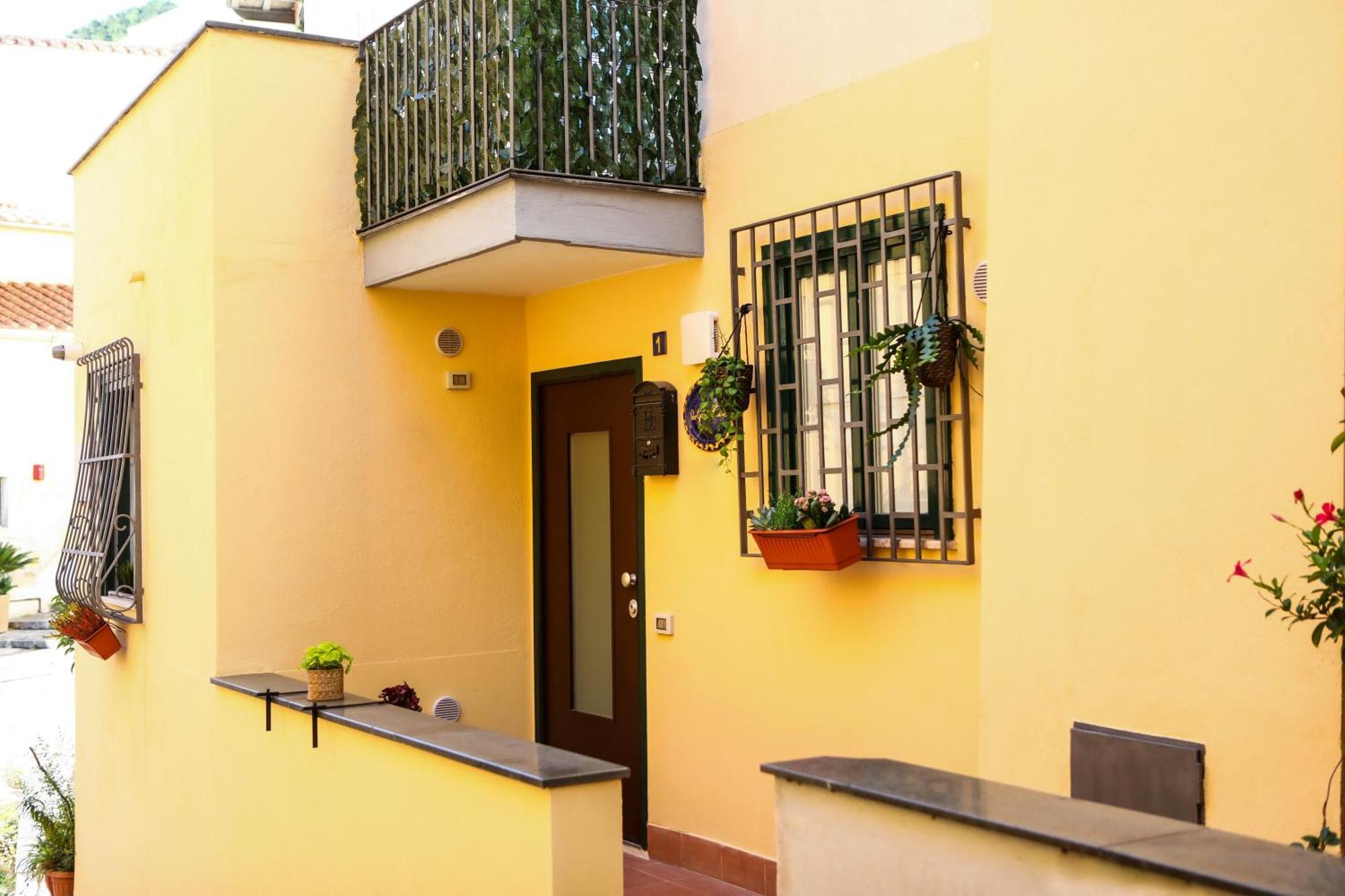 Smart House Ingresso Indipendente- Amalfi Coast Apartment ซาแลร์โน ภายนอก รูปภาพ