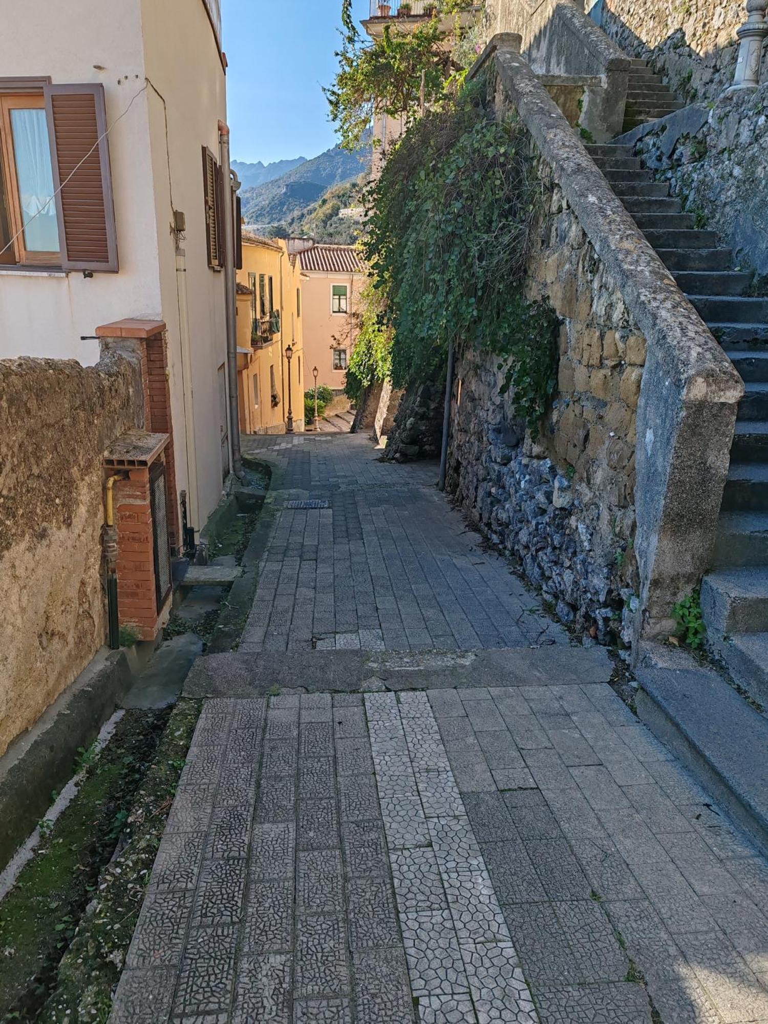 Smart House Ingresso Indipendente- Amalfi Coast Apartment ซาแลร์โน ภายนอก รูปภาพ